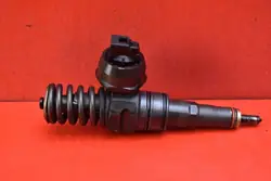 Ruiskutuspumppu OEM 038130073BP Skoda Praktikille