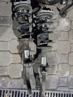 Audi A6 C7 3.0 Etu Vasen Jousitus OEM 4G0030D