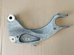 Etuvasen iskunvaimenninpidike OEM 4M0413037N Audi Q5