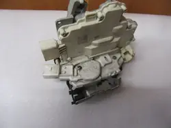 Audi A6 C7 vänster framdörrslås 2 kontakter 4G1837015A