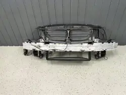 BMW 5 E60 E61 2008 Etupuskuri Ristikko