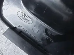Ford Scorpion käsijarrun vipukiinnike OEM 1638648