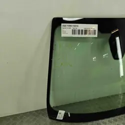 Värmd vindruta OEM H1BB-A03100-D Ford Fiesta