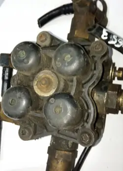 Válvula de quatro circuitos OEM AE4653 para DAF CF XF