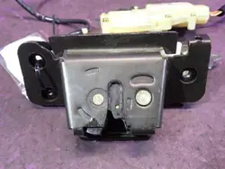 Fecho de porta-malas OEM Zawada-381256- para Honda Civic VII HB
