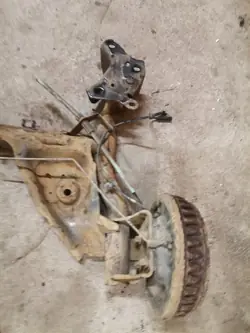 Renault Captur Bakaxelbalk OEM bgfdsasdf