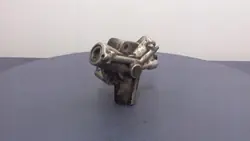 Pompe à carburant haute pression VW Golf IV 1.6 FSI OEM 036127025J