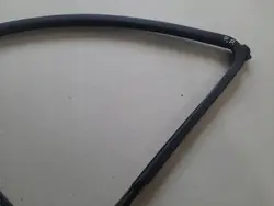 Suzuki OE Dörrfönsterpackning Höger Fram OEM
