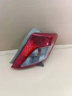 Ensemble de feu arrière Toyota Yaris OE 81551-0D370