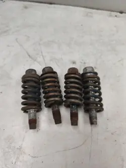 OEM 9050135035 Pakoputken Jousipultit - 4kpl