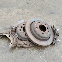 BMW E39 bakre bromsar skivor & klossar OEM 6767050