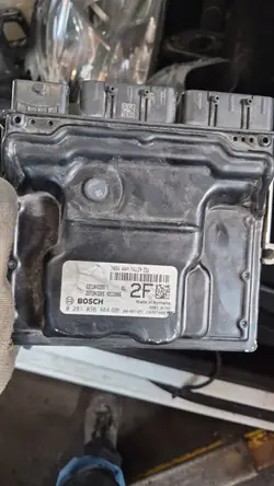 Computadora Motor OEM 237104328S para Dacia Dokker