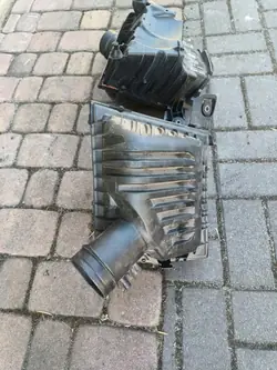 Luftfiltergehäuse OEM 8513916 für BMW 2.0D