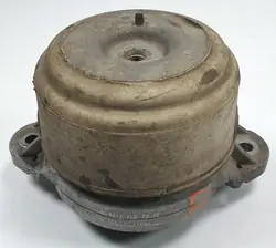 Mercedes-Benz Moottorin Tuki A2122403317