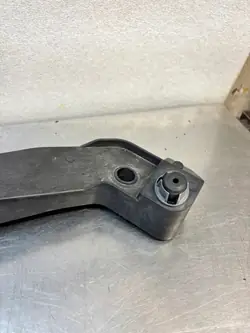 Etupenkin Kiinnitys OEM 625004214R Renault Trafic