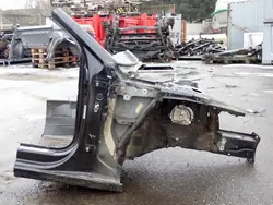 Audi A4 B9 oikea etulokasuoja OEM