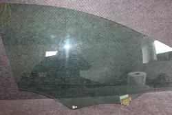 Vidro porta dianteira direita Hyundai i30 2012 OEM 82421A6020