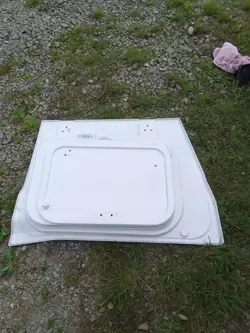 Rechte Kabinen-Ablageabdeckung OEM 82376484 Renault T