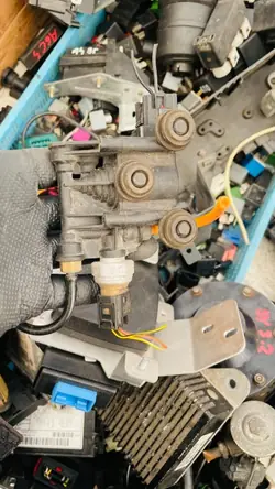 Gebruikte Rover OE RVH000046 verdeelklep
