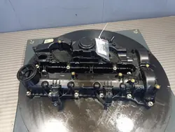 Mercedes-venttiilikansi OEM 6540164900 - Käytetty