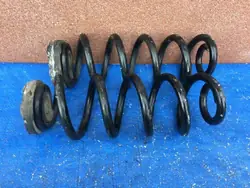 OEM 310126173915 Bakfjädrar för Audi Q5 80A FY