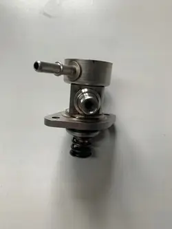 Pompe à carburant Ford OE DS7G-9D376-DC - Occasion
