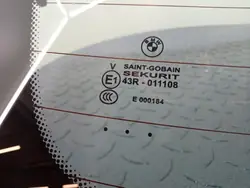 Vitre arrière BMW M2 F87 F22 OEM Ambit-924364-01