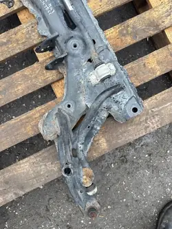 OEM 7110930 Vorderachsschwinge Aufhängung Ford Fiesta MK7