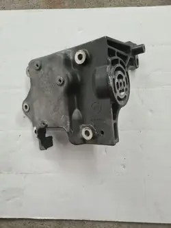 Kiristinrullan kiinnike Renault OEM 23821014