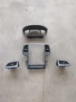 Cadre d'affichage OEM RENAULT MEGANE IV 18R