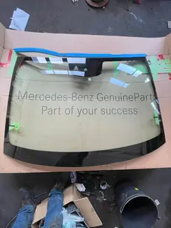 Mercedes W447 framruta OEM 4476706600