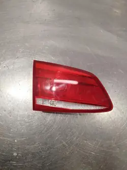 Volkswagen PASSAT B7 2012 Luz trasera izquierda