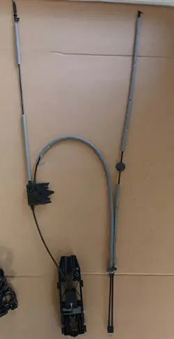 Elo de Puxador VW Sharan OEM 5N0839885H Esquerda Traseira