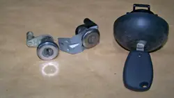 Schlosseinsatz Dacia Duster I OEM duster 1 wkadka zamka
