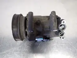 OEM 8200953359--A AC-kompressori Nissan NV200:lle