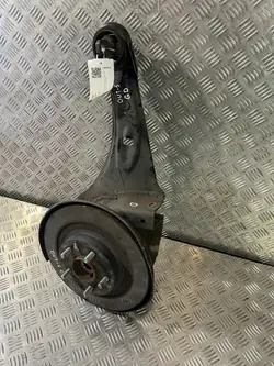 UTO56438 Taka pyörän navan Mitsubishi Outlander 2018
