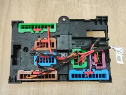 Caja de fusibles BMW OEM 5A0E7D1 - Usado, 26km