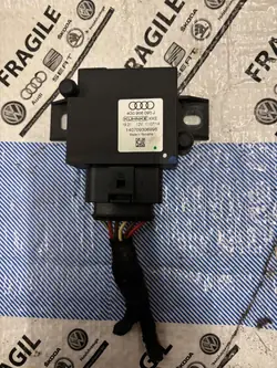 Porsche Macan Ruiskutusohjain OEM 4G0906093J