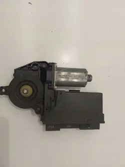 Audi A4 S4 B7 2006 Etuvasen ikkunan säätölaite