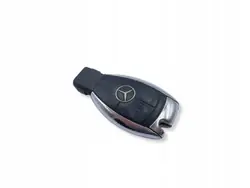 Llave Mercedes OEM UHP2243 - 3 Botones Plata Usada