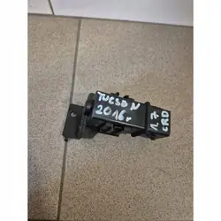 Relä, Hyundai lämmitysjärjestelmä OE 368302A701