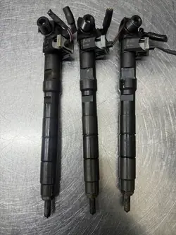 Iniettore VW AUDI SKODA 1.2 TDI 03P130277