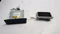 Audi A4 B8 A5 näyttöradio OEM 8T2035110C