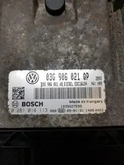 Moottoritietokone OEM 03G906021QP Skoda Superb II:lle