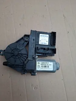 Vasen ikkunan nostomoottori OEM 1T0959701B VW Caddy III