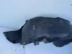 Etuvasen lokasuoja OEM 868131W500 Kia Rio III:lle