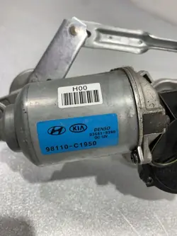 Braço Limpador Kia Stonic OEM FBZ18327 - Usado