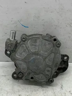 Tyhjiöpumppu OEM 03L145100G VW Polo 6R 1.6TDI