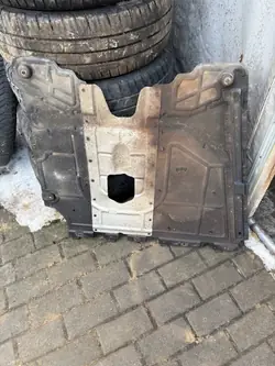 Moottorikansi OEM 51832045 Fiat Doblo II 1.6 Mjet