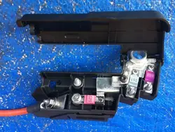 Audi A4 B9 Pyrotekninen puristin OEM 8W0915459K